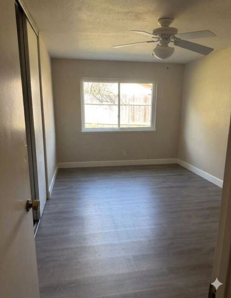 4901 Autumntree Ct - Photo 7 of 24