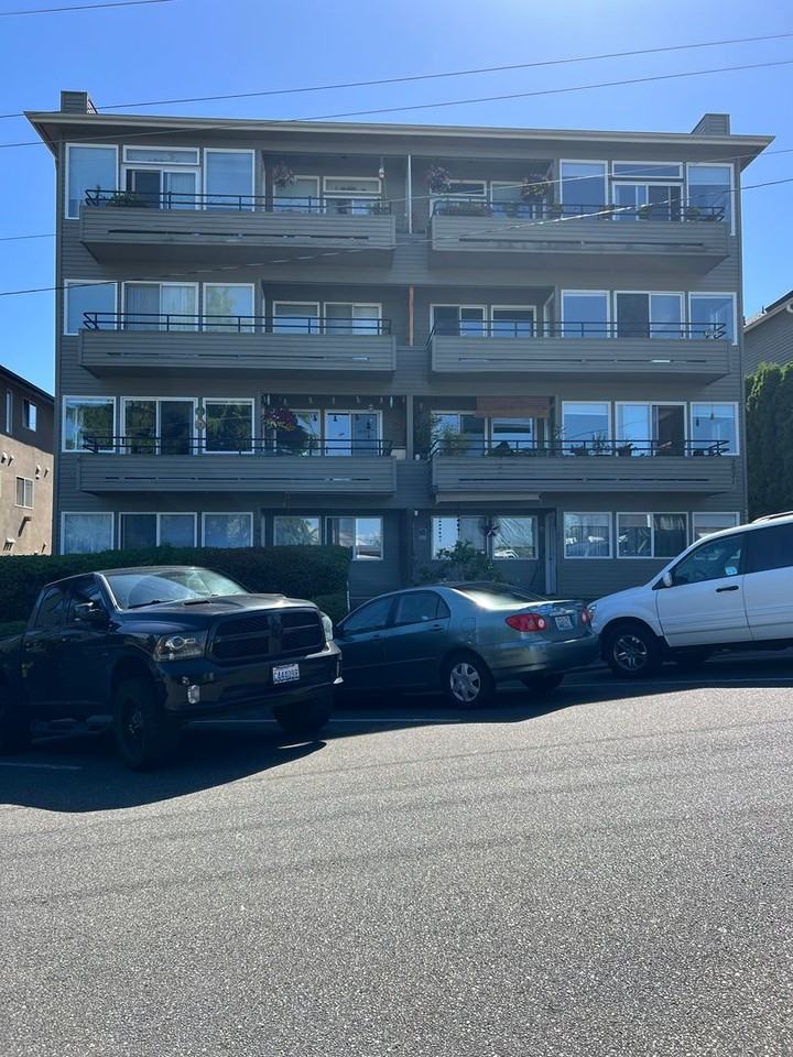2921 Federal Ave - Photo 2 of 26