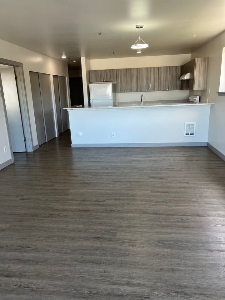2921 Federal Ave - Photo 3 of 26