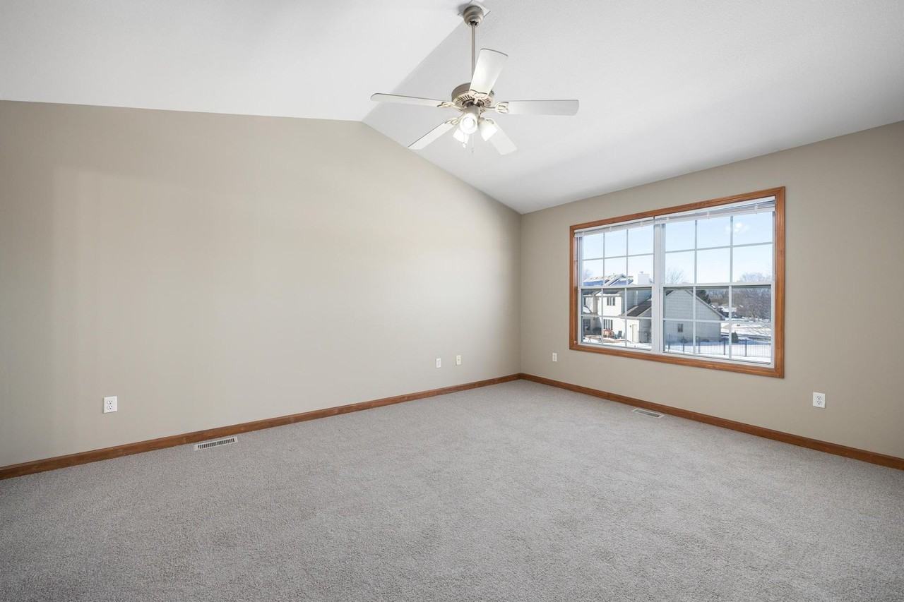 Geneva Duplex - Photo 2 of 25