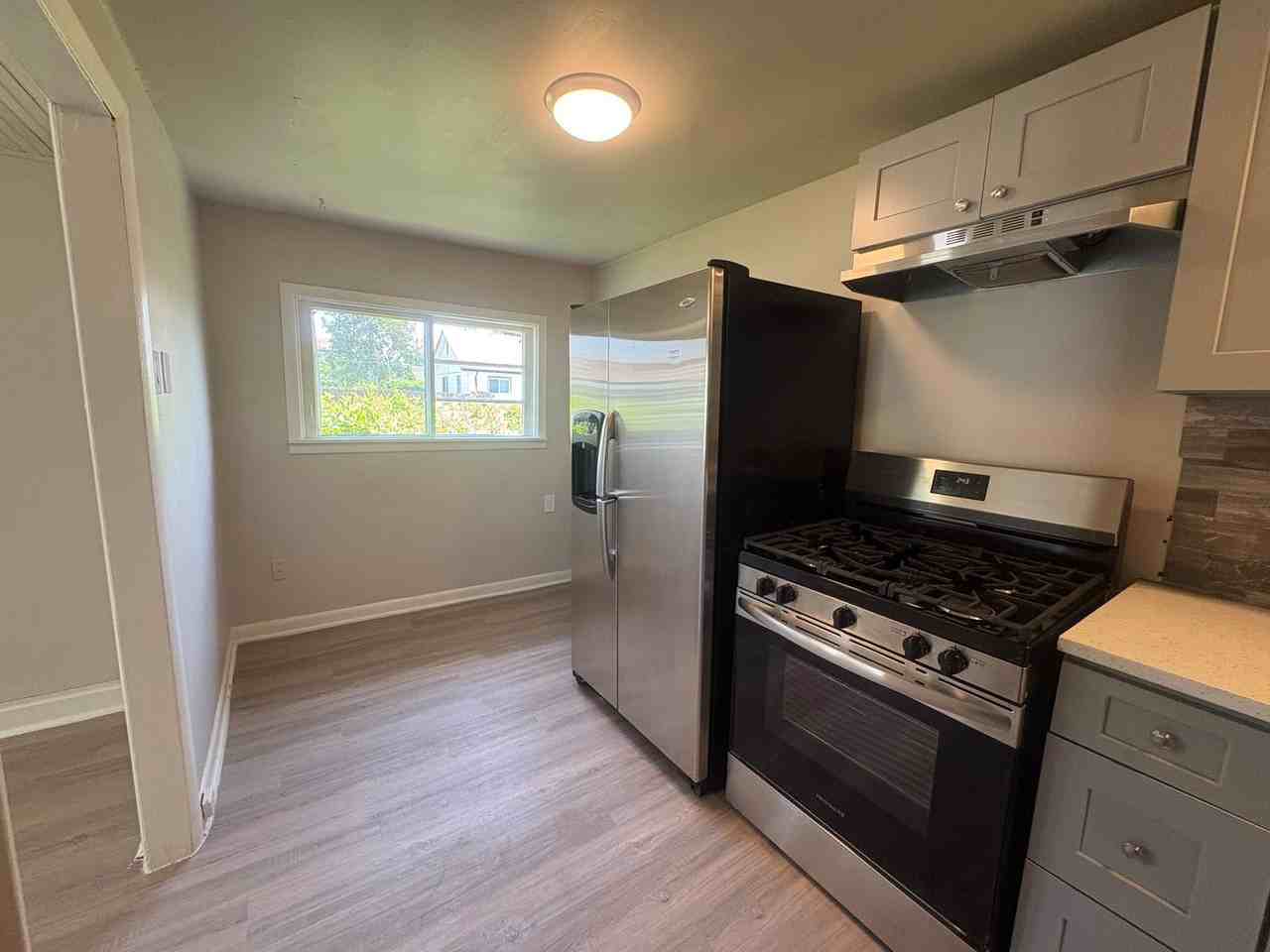 813 Lee Ave - Photo 5 of 11