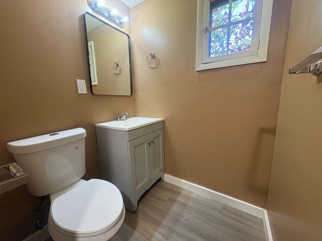 813 Lee Ave - Photo 7 of 11