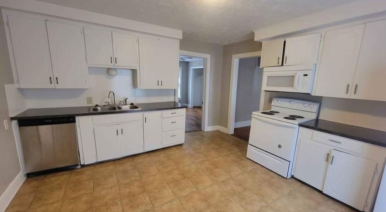 16 N Indianola St - Photo 4 of 12