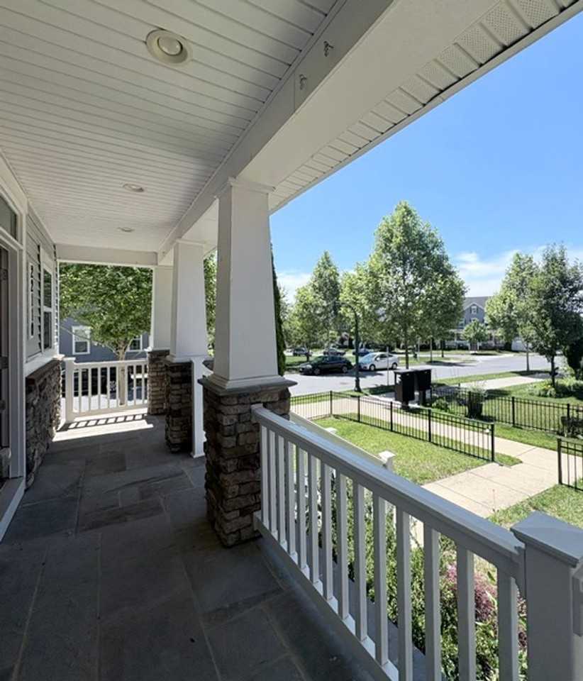 22110 Fulmer Ave - Photo 5 of 50