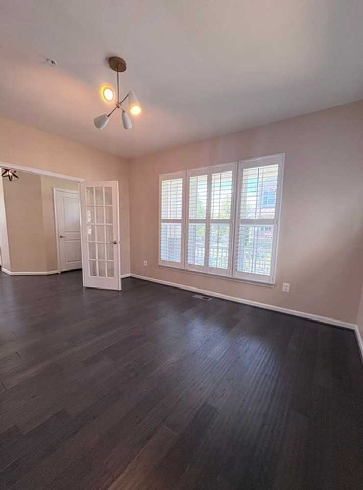 22110 Fulmer Ave - Photo 7 of 50