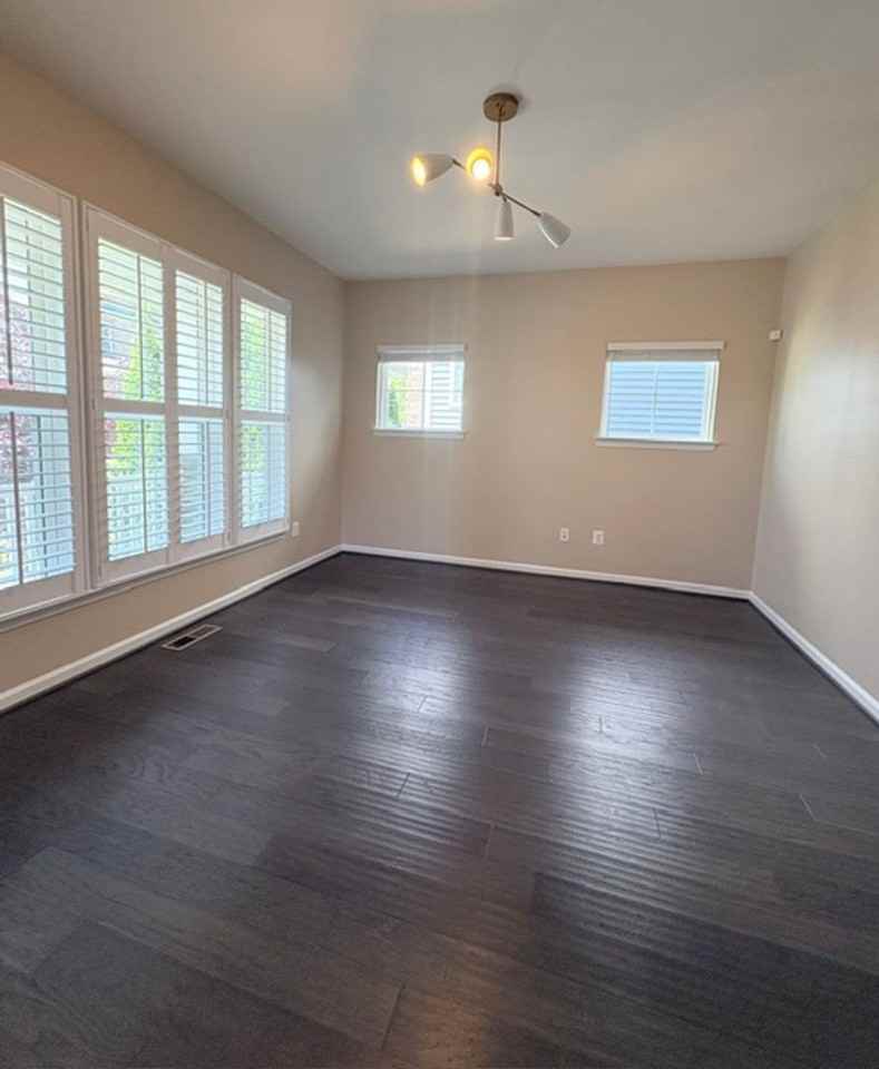 22110 Fulmer Ave - Photo 7 of 50