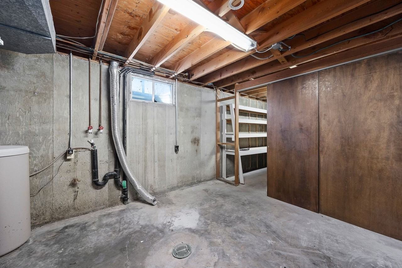 1642 Bel Air Cir - Photo 5 of 26