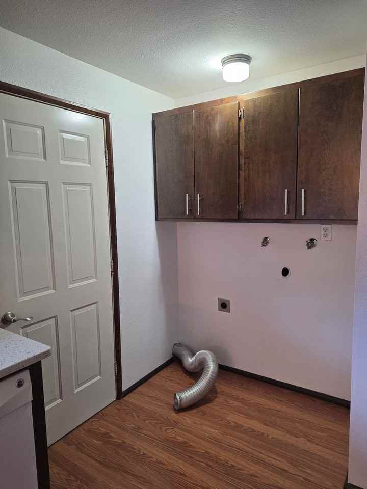 475 Sw Mcfadden Ave - Photo 7 of 16