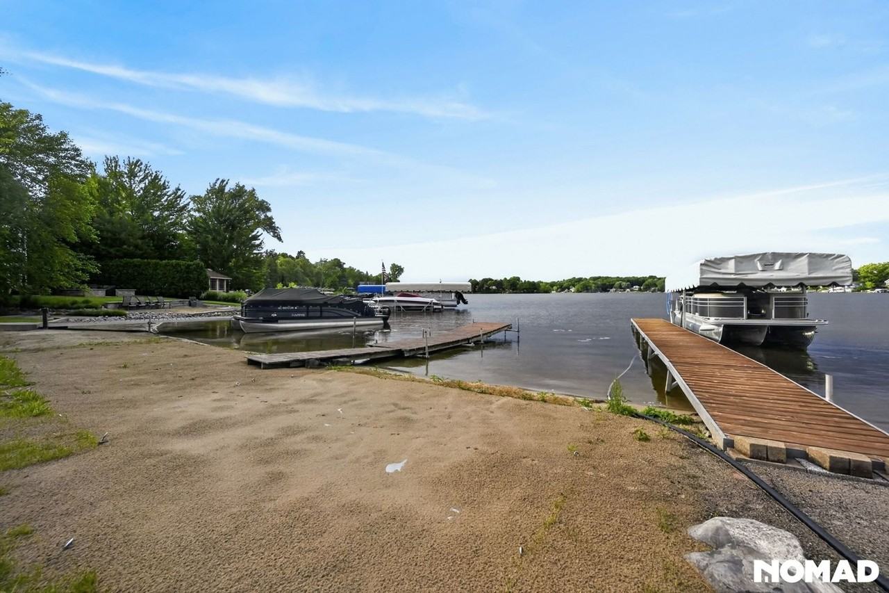 8315 Hilton Rd - Photo 4 of 47