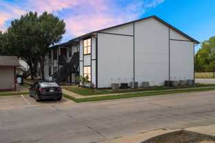Twin Oaks Apartments - Photo 1 of 1