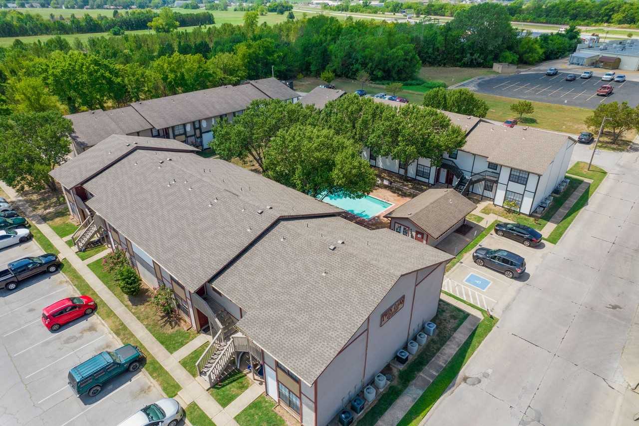 Twin Oaks Apartments - Photo 6 of 31