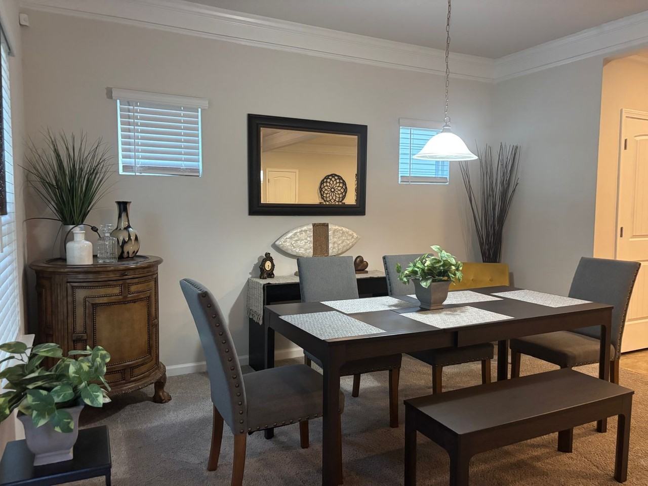 1256 Towne Square Ct - Photo 4 of 33