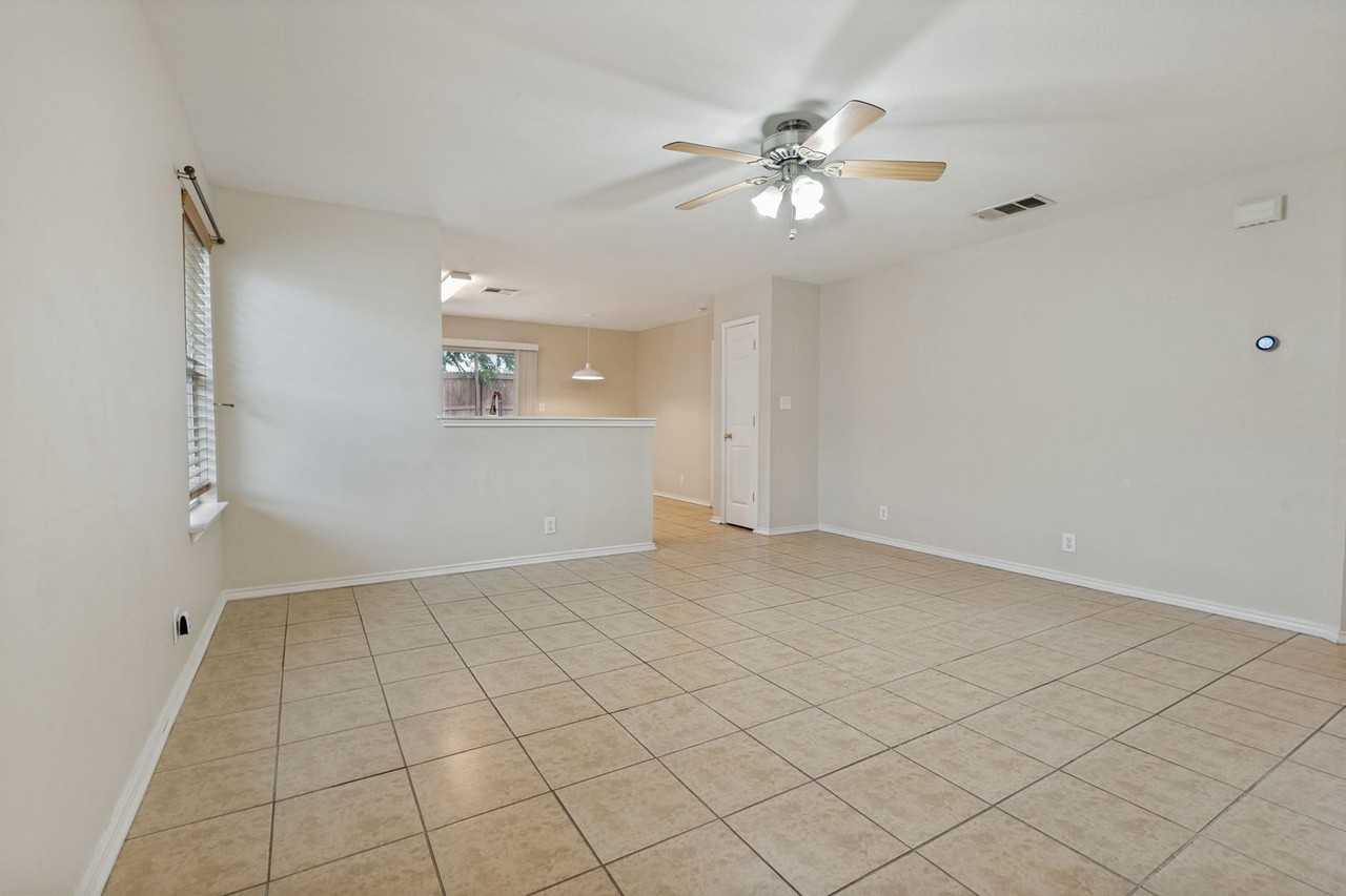 15918 Gino Park - Photo 6 of 25
