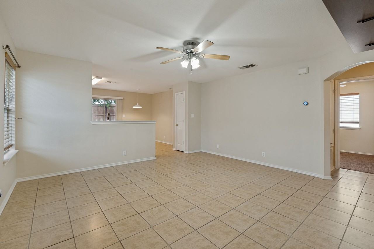 15918 Gino Park - Photo 7 of 25