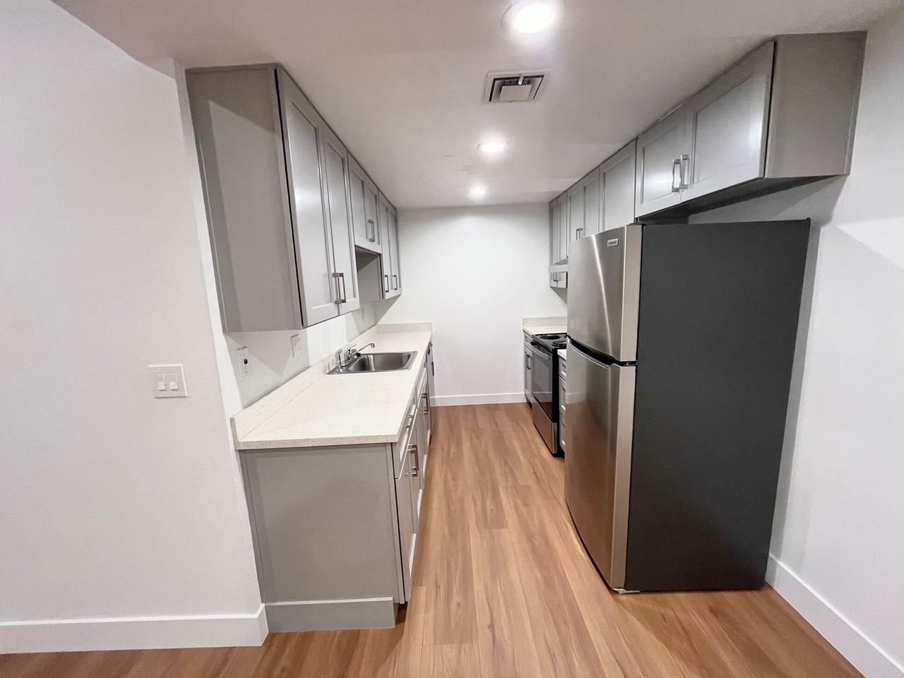 1208 J St - Photo 4 of 22