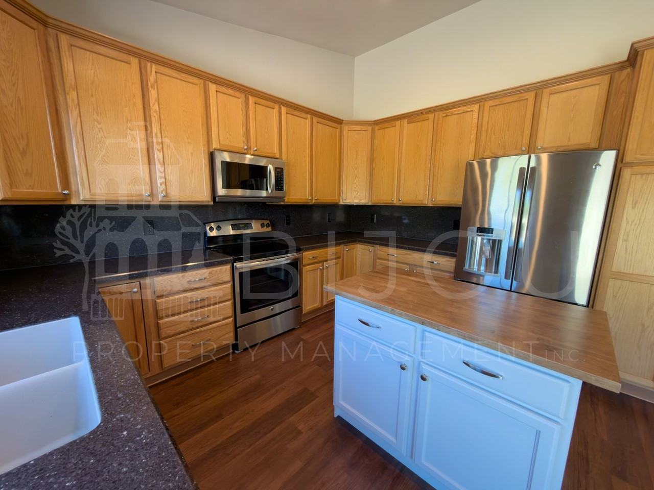 6733 Summer Grace St - Photo 7 of 22