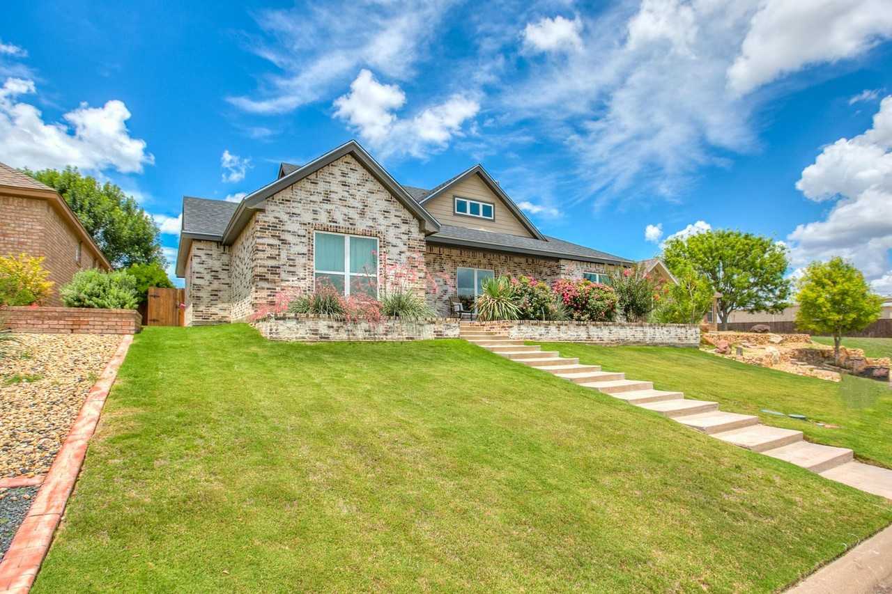 2610 Oak Hills Trl - Photo 2 of 27