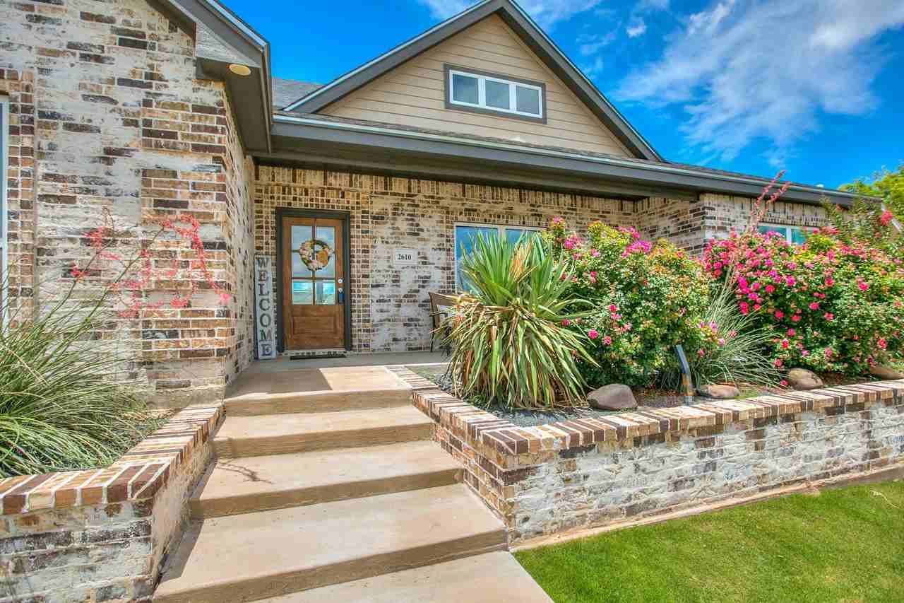 2610 Oak Hills Trl - Photo 3 of 27