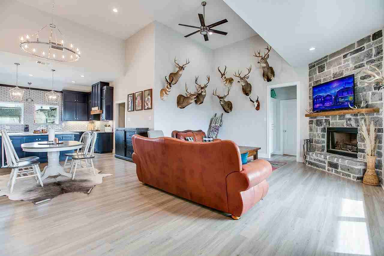 2610 Oak Hills Trl - Photo 4 of 27