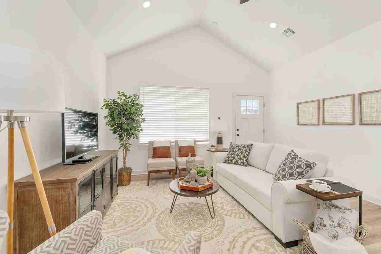 2410 E Elk Ridge Ave - Photo 3 of 15