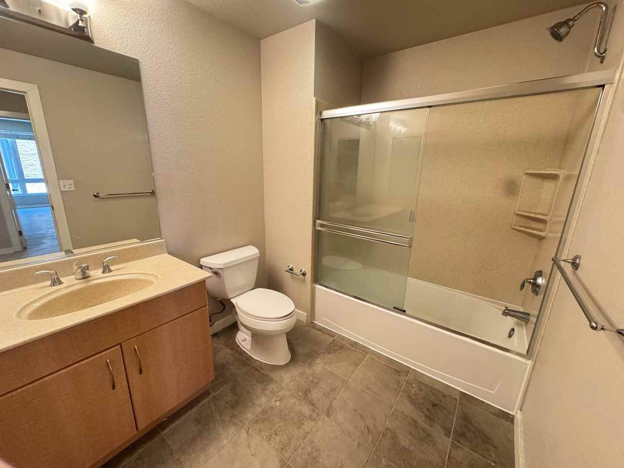 1511 Jefferson St #218 - Photo 6 of 11