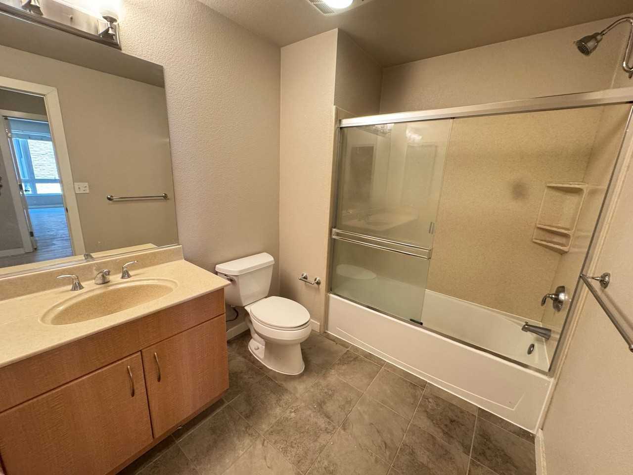 1511 Jefferson St #218 - Photo 7 of 11