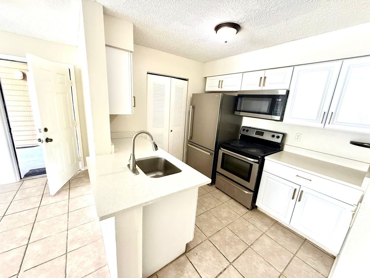 1073 S Hiawassee Rd #1315 - Photo 2 of 10