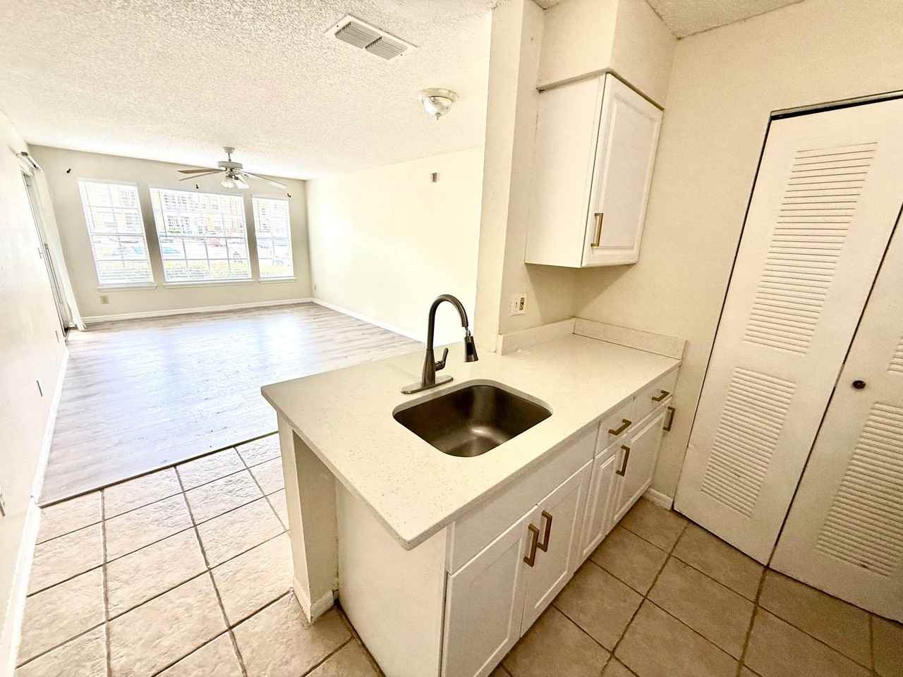 1073 S Hiawassee Rd #1315 - Photo 3 of 10