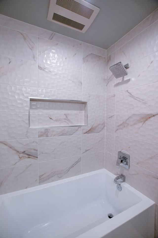 5253 Fauntleroy Way Sw - Photo 6 of 32