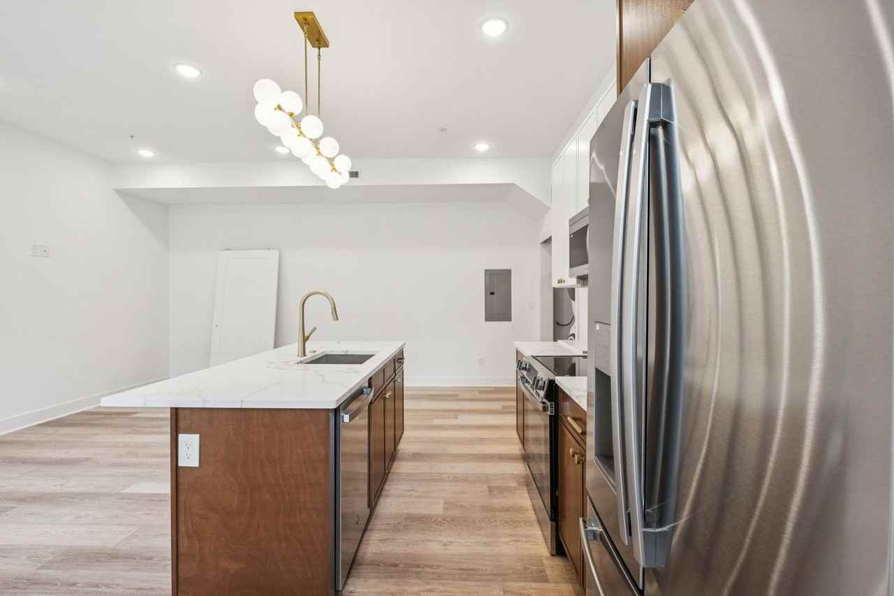 921 E Chelten Ave - Photo 4 of 50