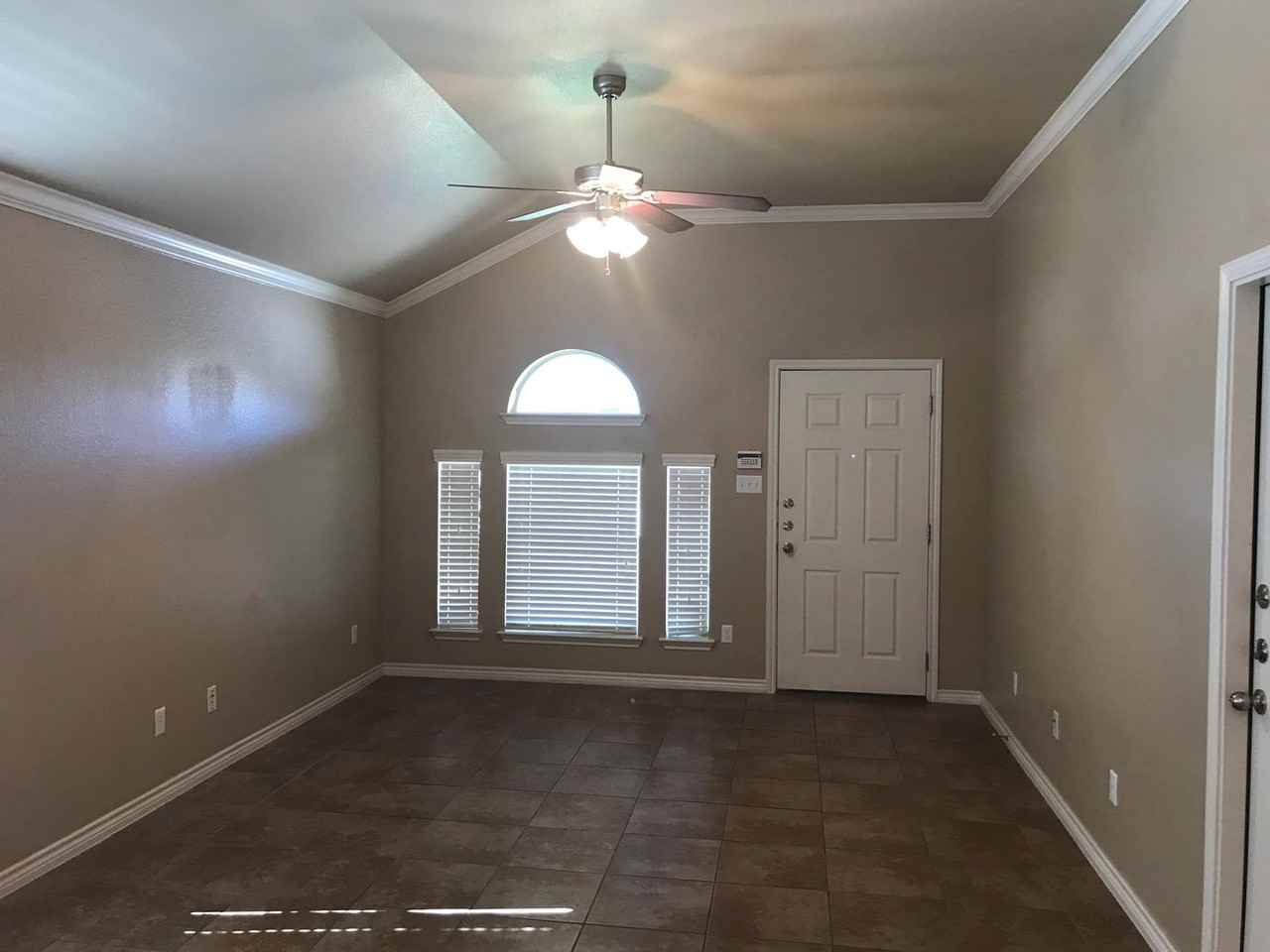 4701 Passion Flower Blvd Apt B - Photo 3 of 37