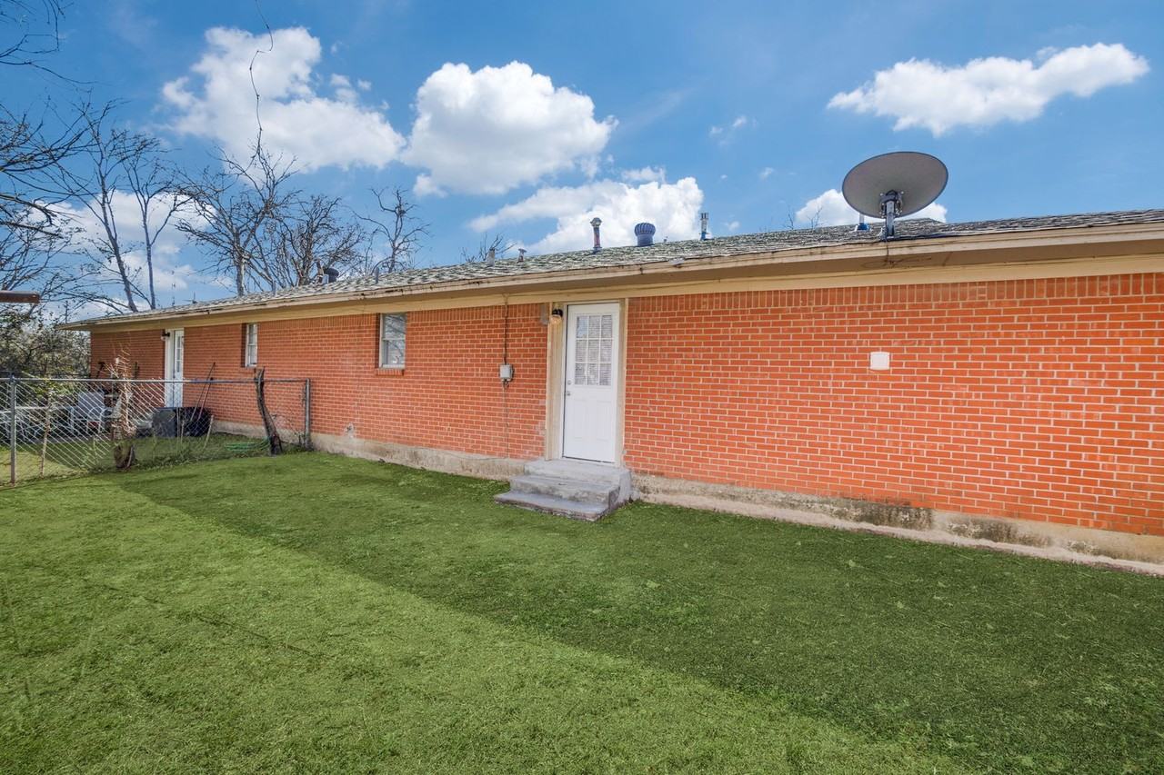 1302 Margie St - Photo 7 of 15