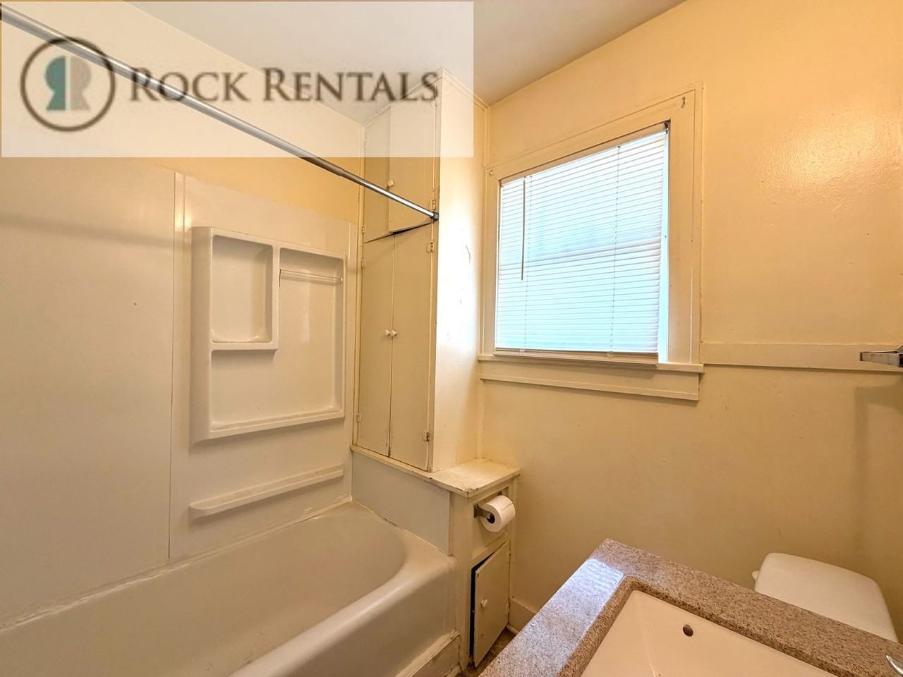 1401 N Monroe St - Photo 5 of 8