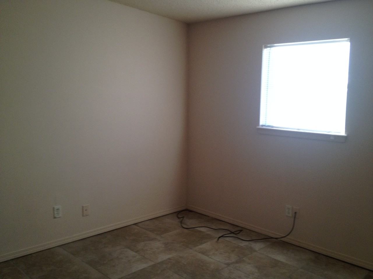 1248 W Sunset Dr - Photo 2 of 8