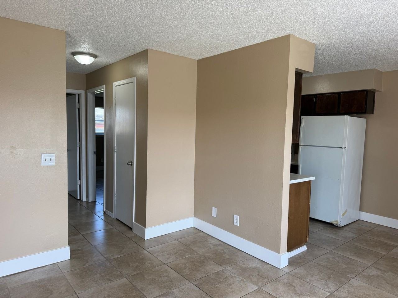 1248 W Sunset Dr - Photo 6 of 8