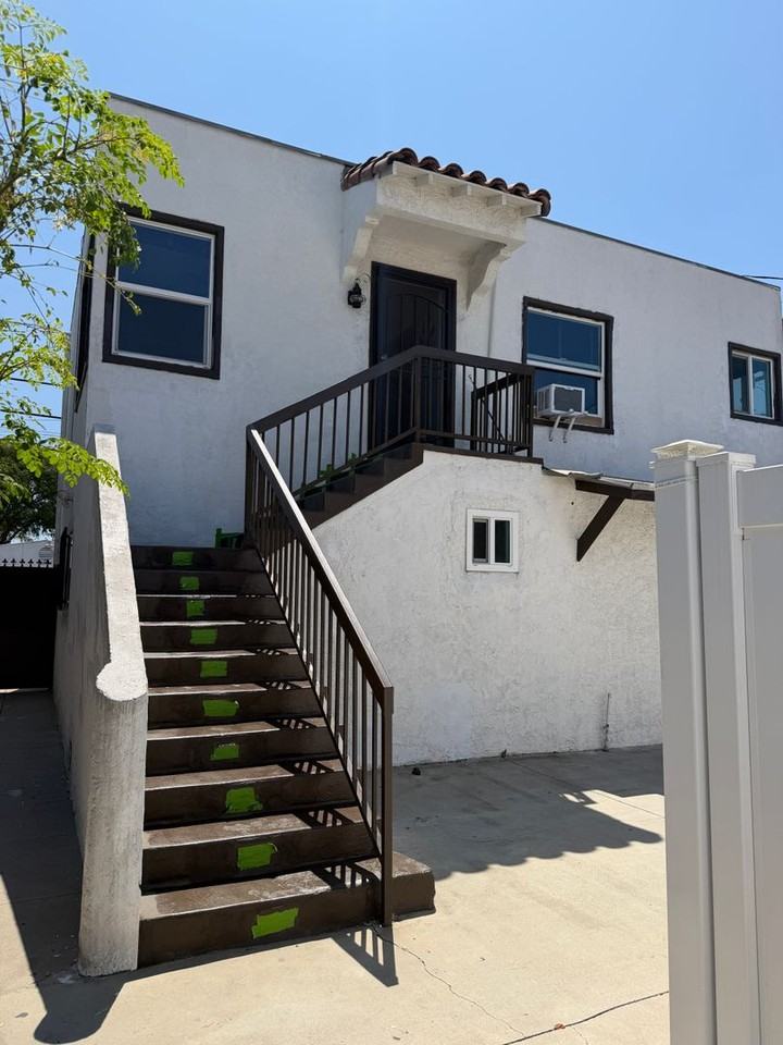 2534 Cedar Ave