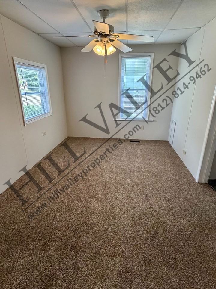 127 Blakely Ave - Photo 4 of 14