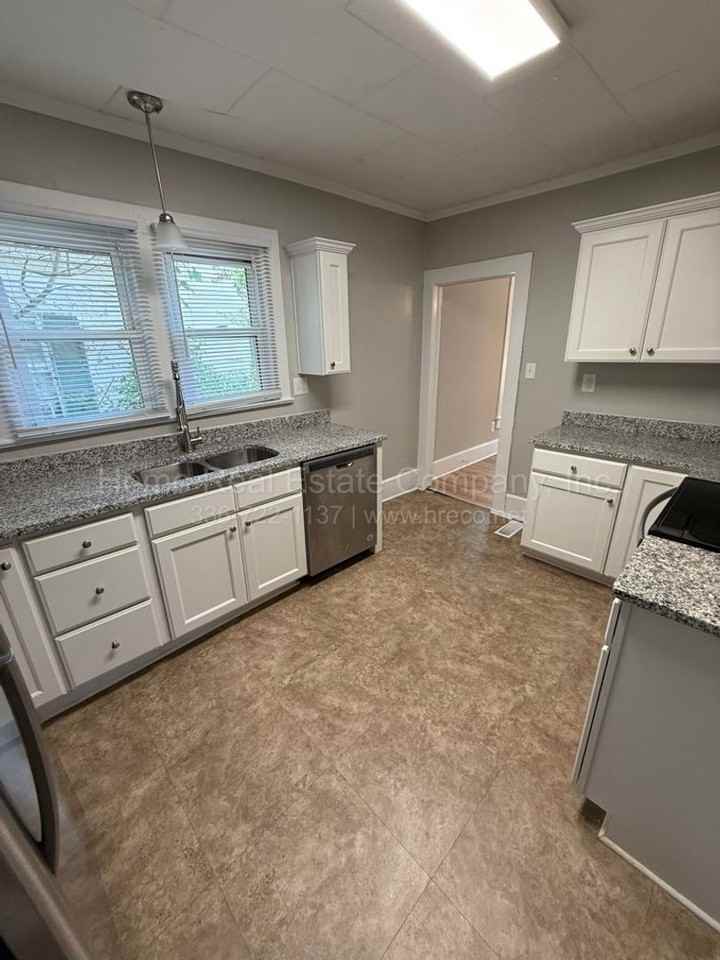 1707 Chapel St - Photo 5 of 7