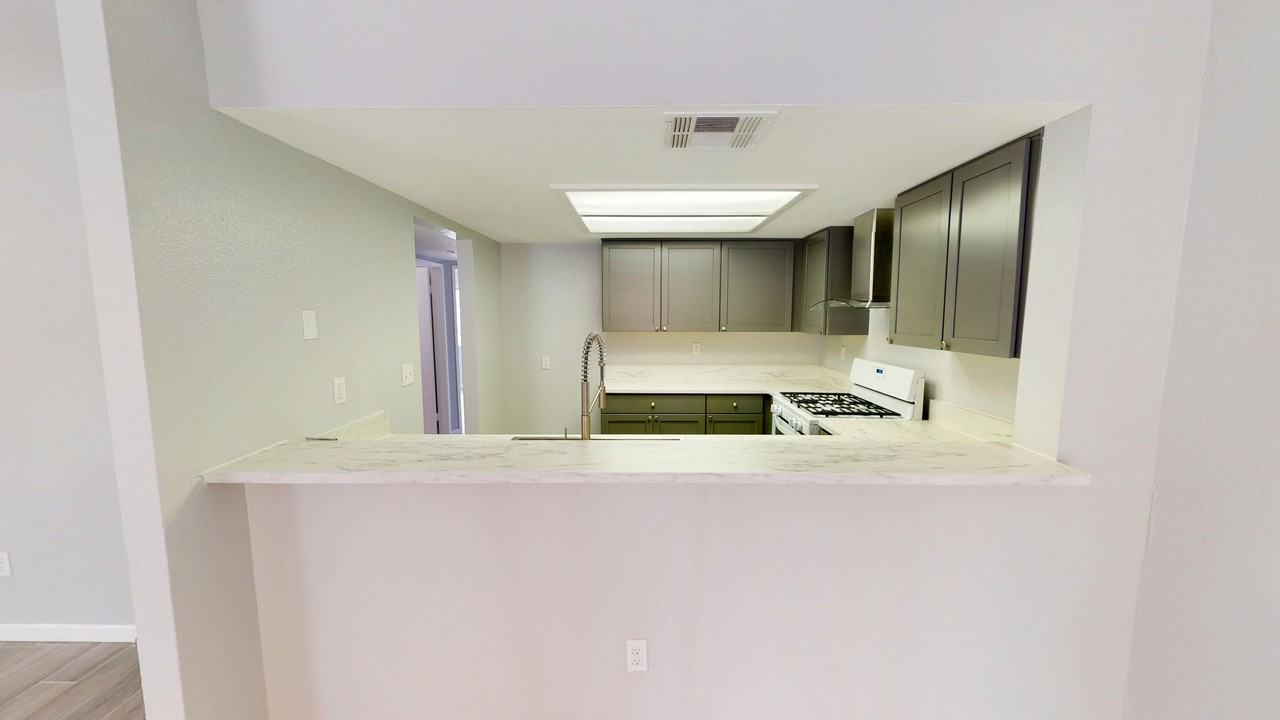 1025 N Tippecanoe Ave Bldg M - Photo 3 of 16