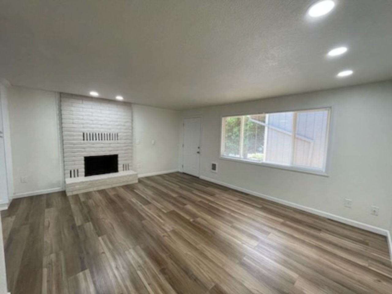 922 Ne 21st Ave - Photo 3 of 19