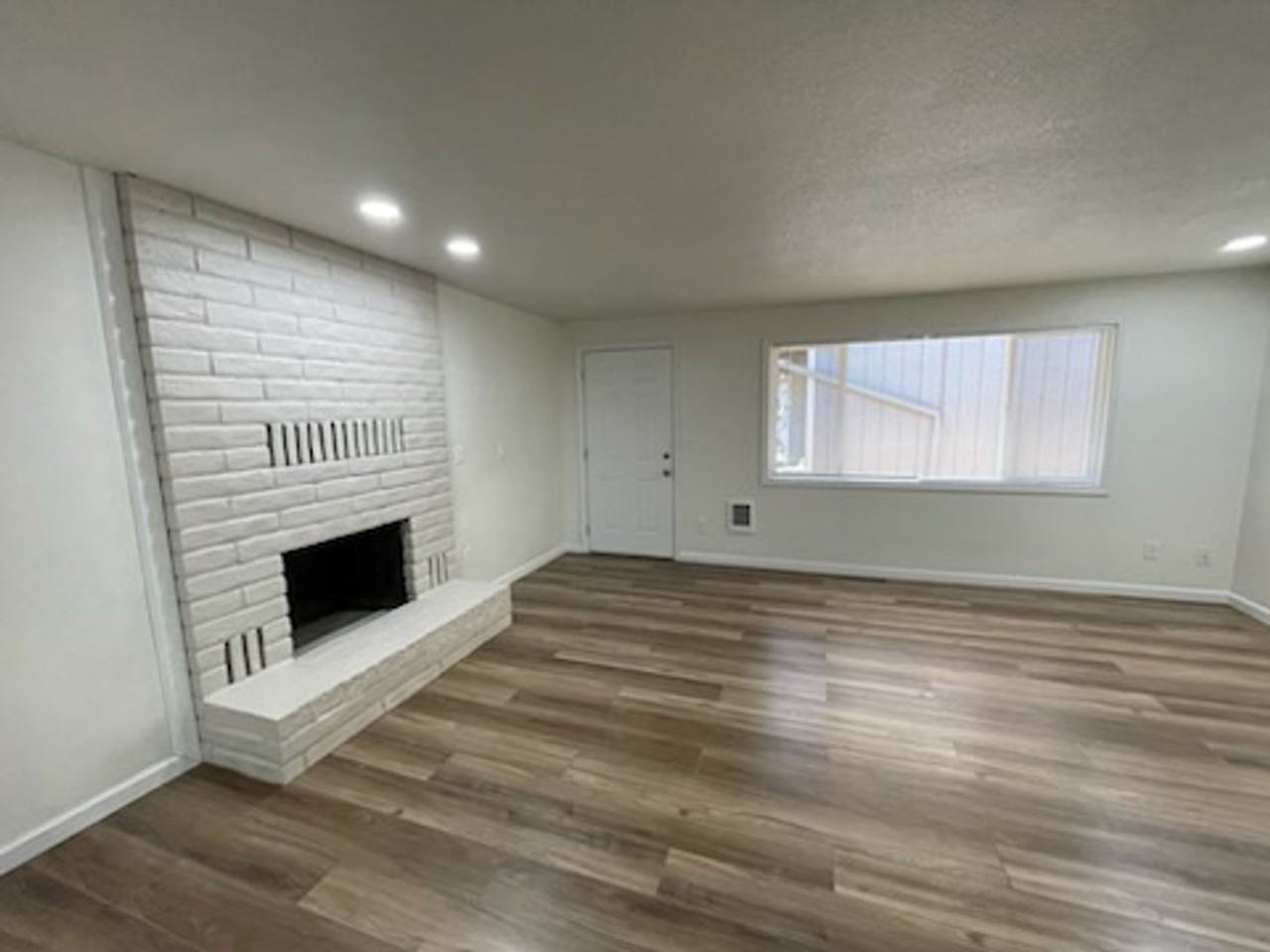 922 Ne 21st Ave - Photo 4 of 19