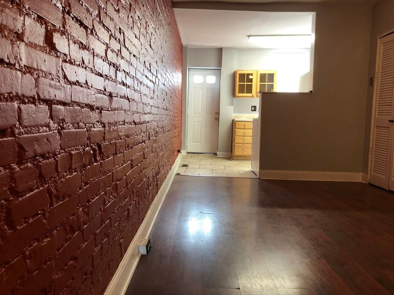 3242 Barclay St - Photo 5 of 26