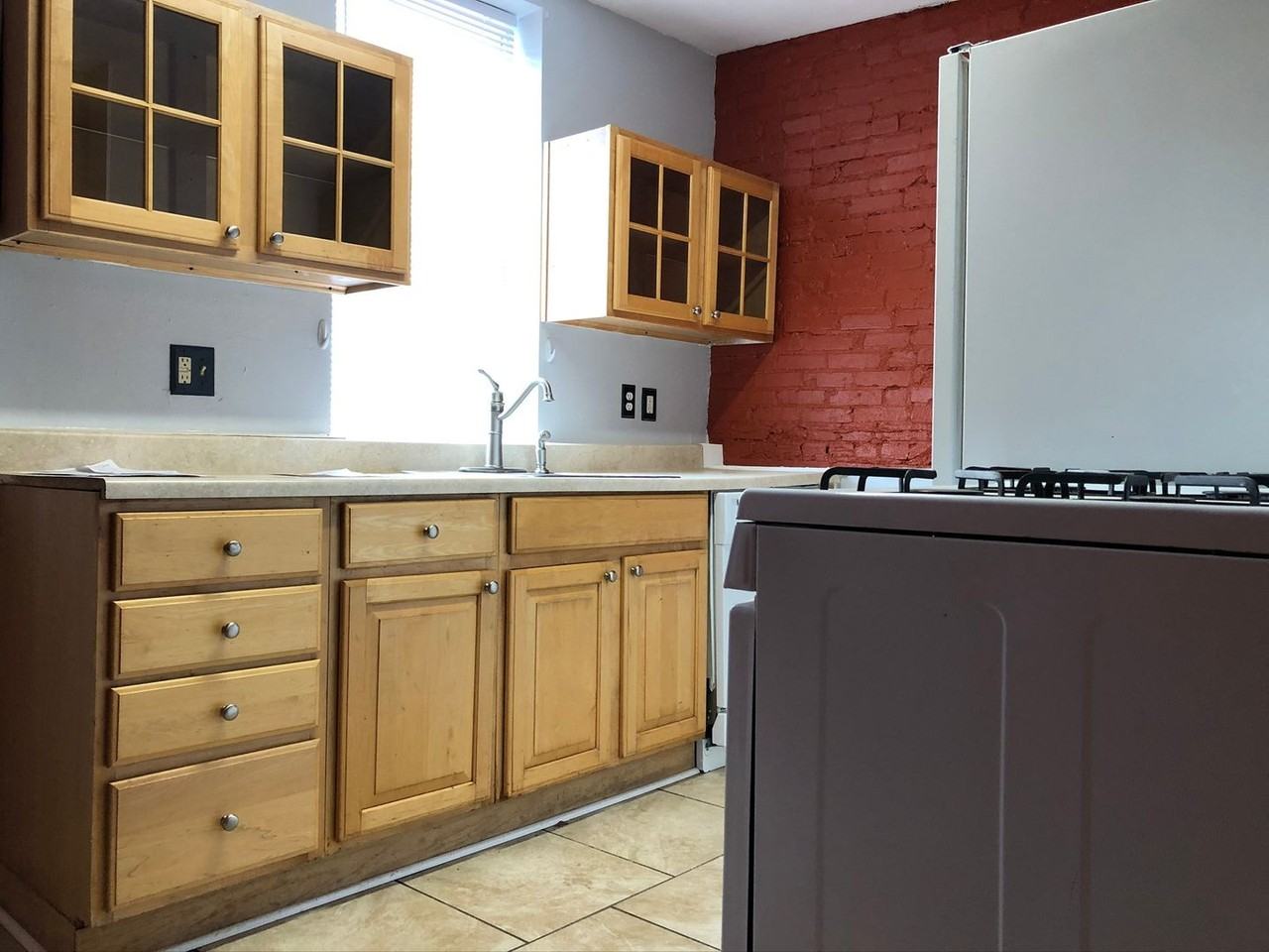 3242 Barclay St - Photo 7 of 26