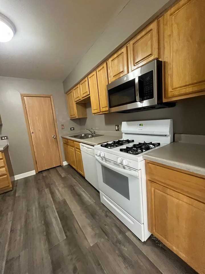 3000 Bayside Dr #201 - Photo 3 of 14