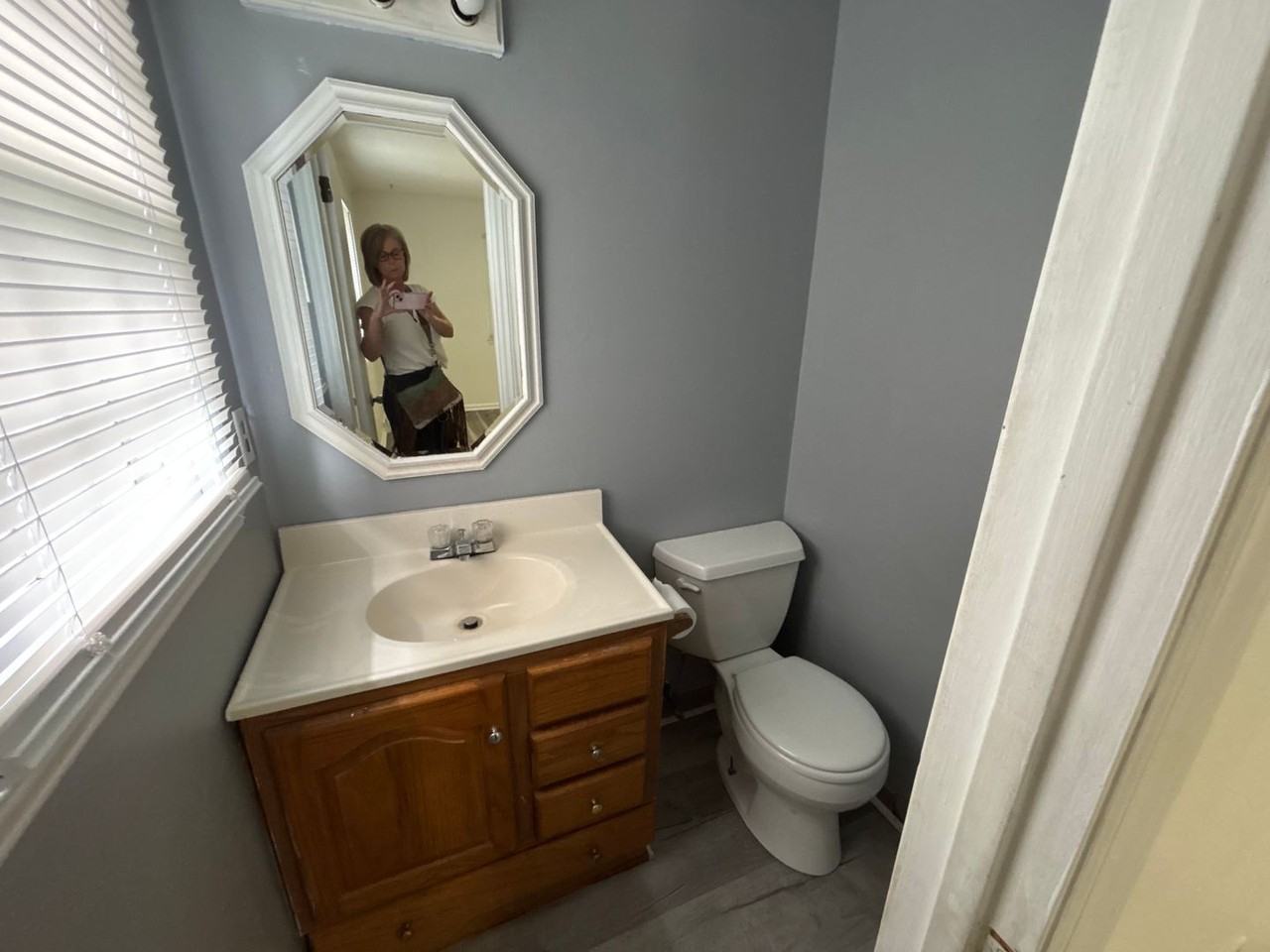 801 Bethpage Rd - Photo 7 of 15