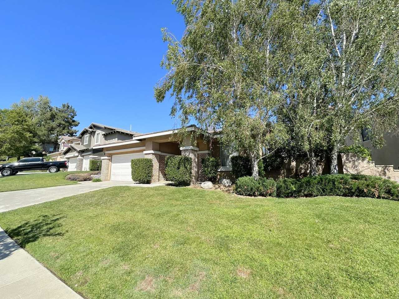 11811 Fairway Dr - Photo 2 of 21