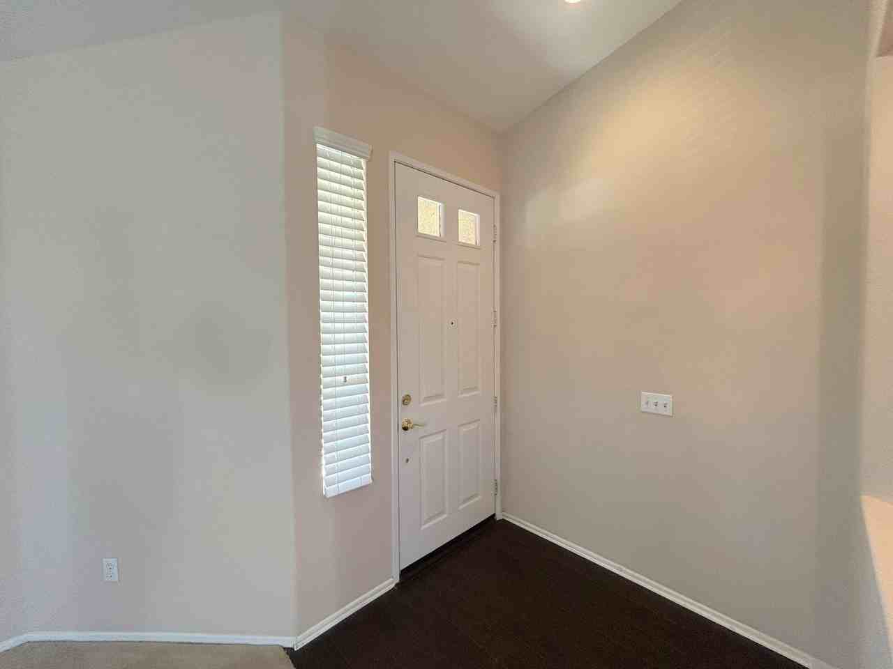 11811 Fairway Dr - Photo 3 of 21