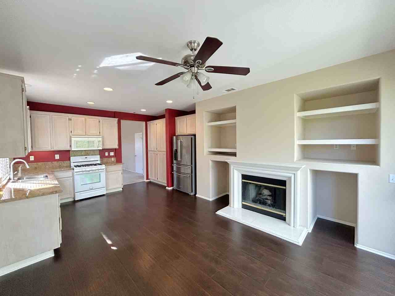 11811 Fairway Dr - Photo 5 of 21