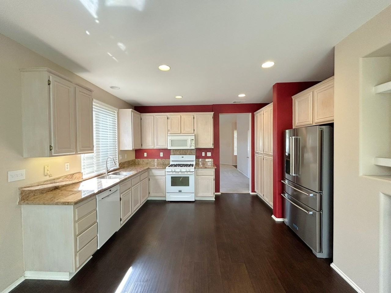 11811 Fairway Dr - Photo 6 of 21