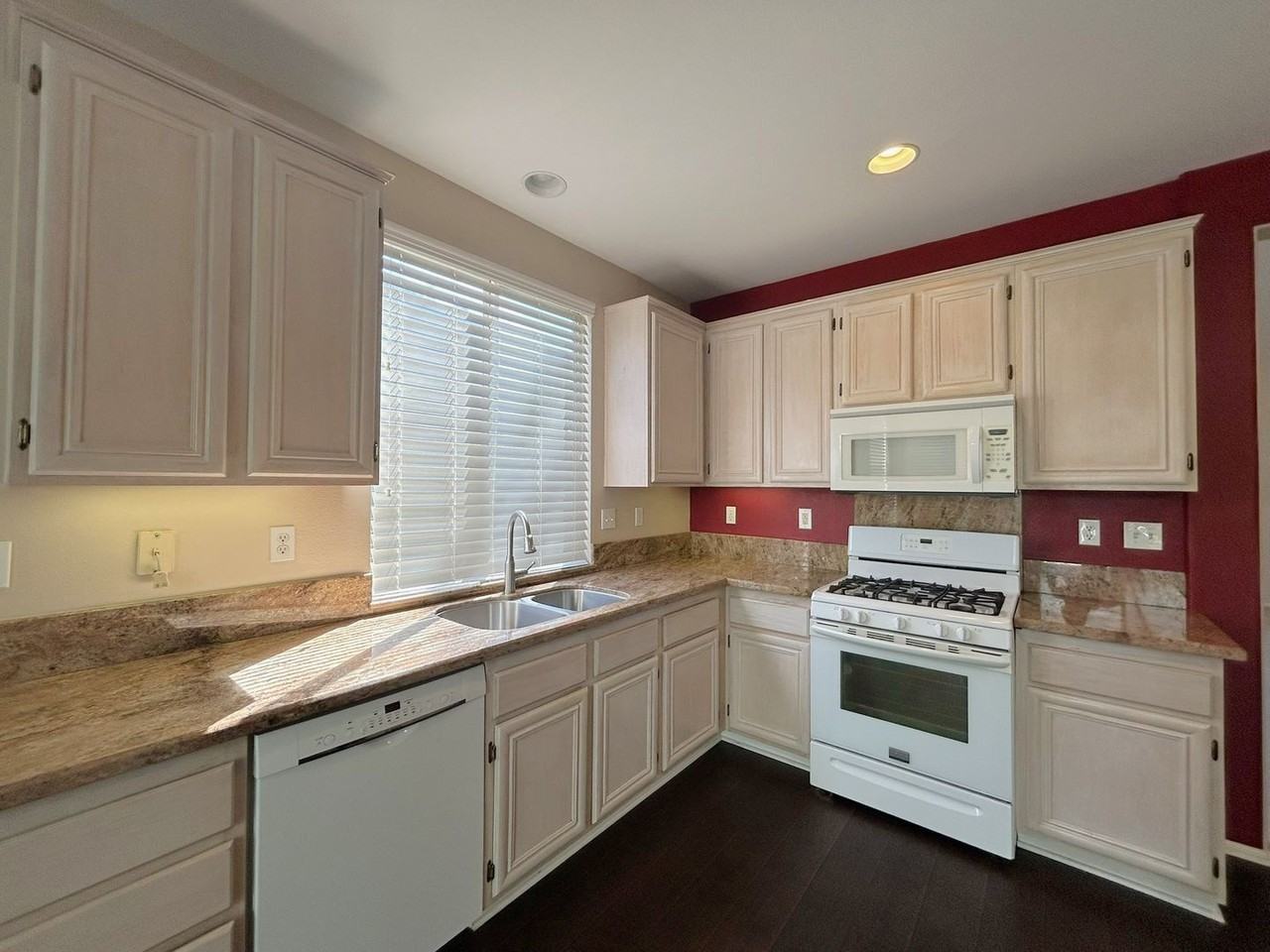 11811 Fairway Dr - Photo 7 of 21